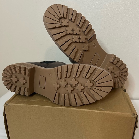 NIB SEVEN 7 FOOTWEAR BILLIE CHELSEA BOOT IN COLOR BRONZE SIZE 9 - Picture 11 of 12